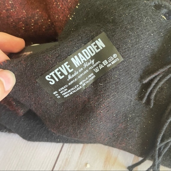 NWT STEVE MADDEN Lurex Striped Blanket Scarf - Picture 4 of 8